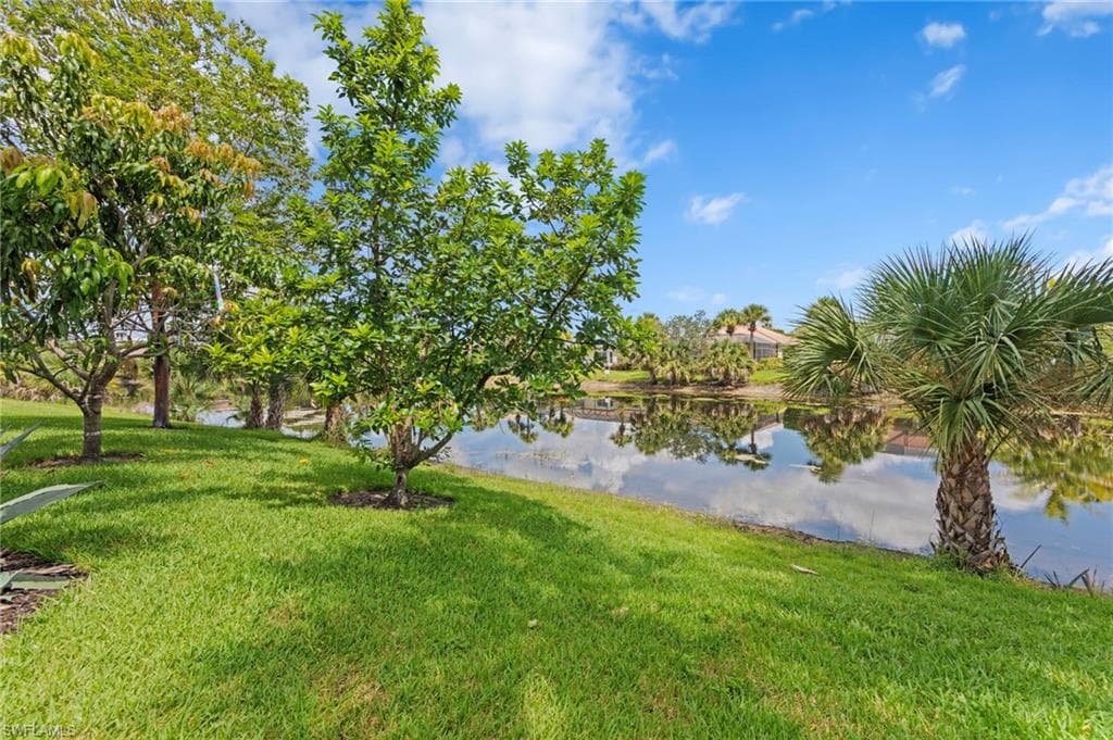 8215 Potomac Ln, Naples, FL 34104-35