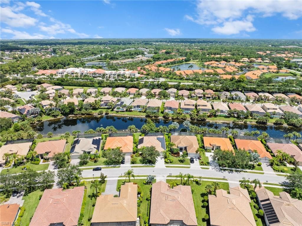 8215 Potomac Ln, Naples, FL 34104-38