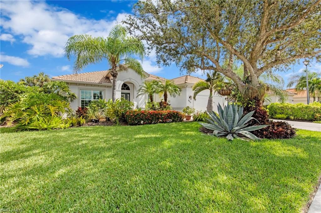 8215 Potomac Ln, Naples, FL 34104-43