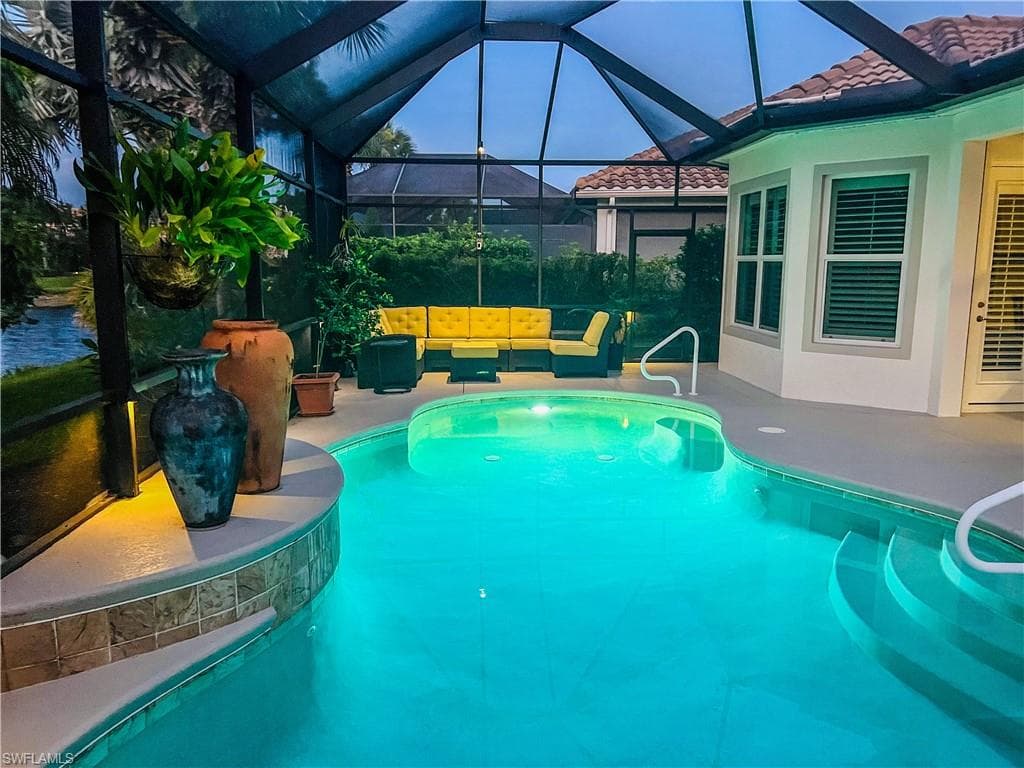 8215 Potomac Ln, Naples, FL 34104-46