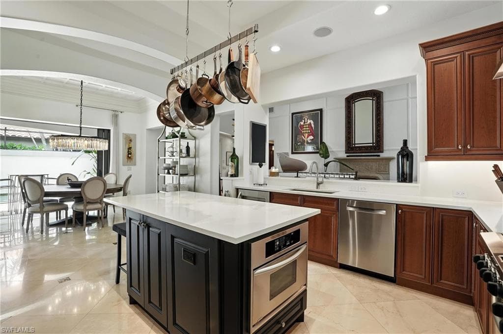 2892 Tiburon Blvd E, Naples, FL 34109-13