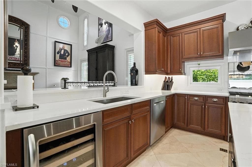 2892 Tiburon Blvd E, Naples, FL 34109-14
