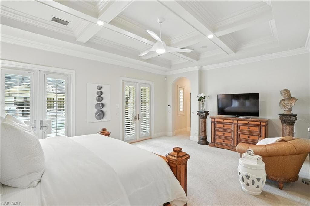 2892 Tiburon Blvd E, Naples, FL 34109-21