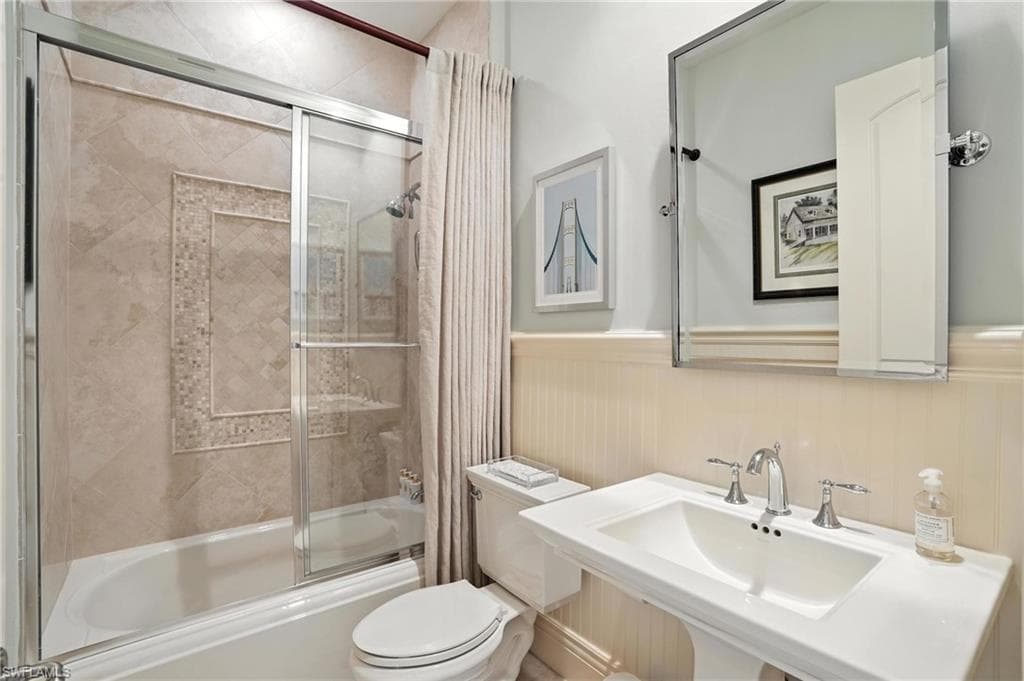 2892 Tiburon Blvd E, Naples, FL 34109-30