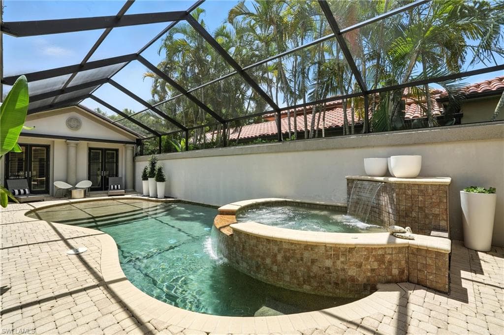 2892 Tiburon Blvd E, Naples, FL 34109-40