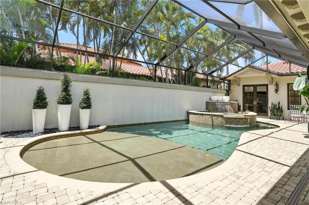 2892 Tiburon Blvd E, Naples, FL 34109-41