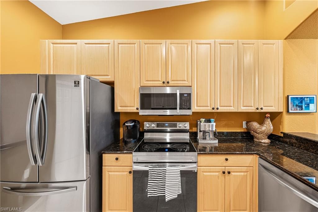 6239 Mandalay Cir 42, Naples, FL 34112-10