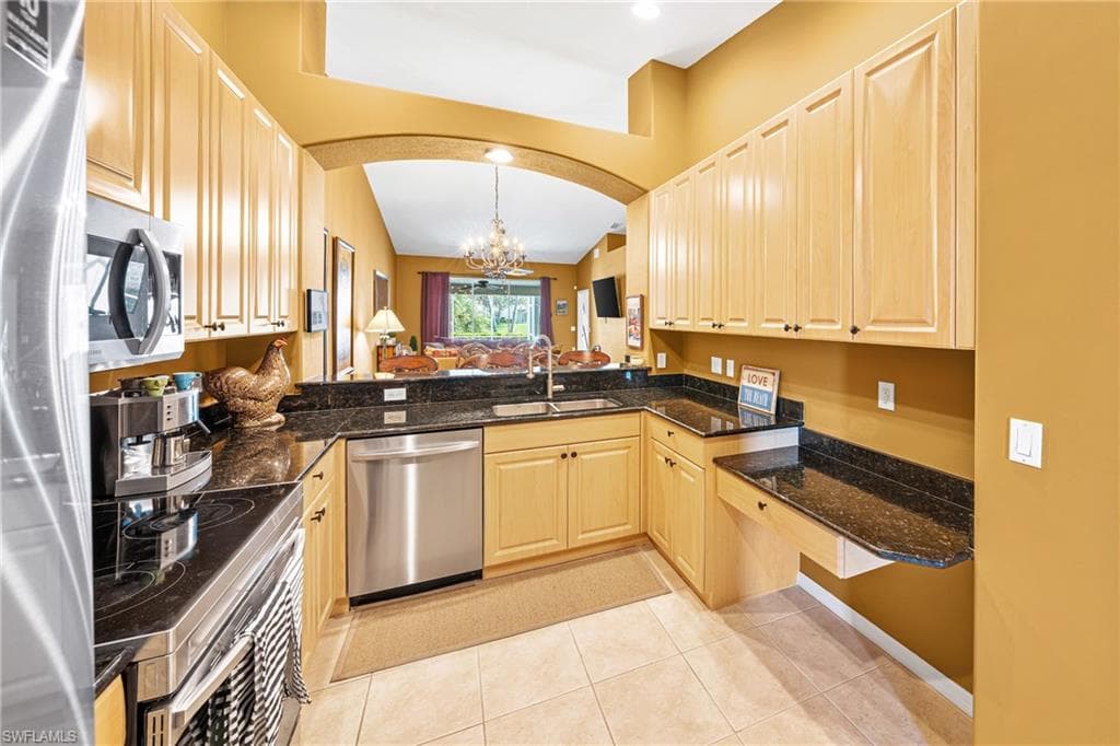 6239 Mandalay Cir 42, Naples, FL 34112-11