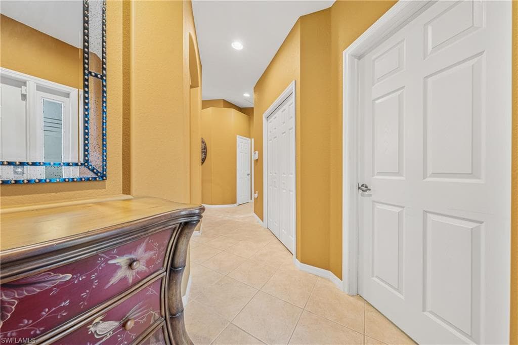 6239 Mandalay Cir 42, Naples, FL 34112-24