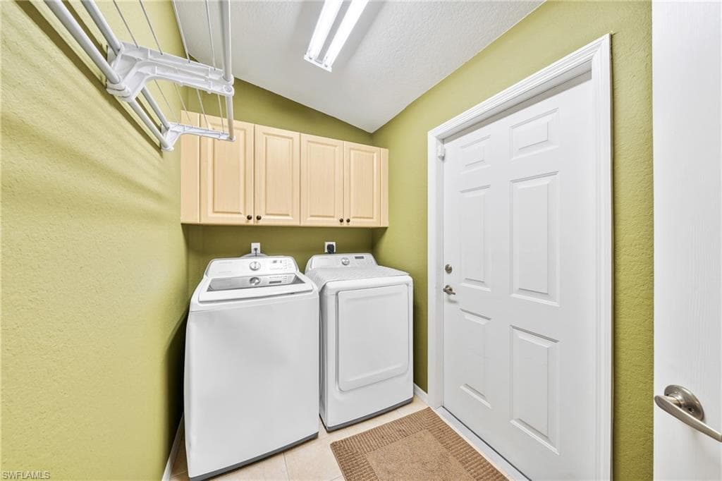 6239 Mandalay Cir 42, Naples, FL 34112-28