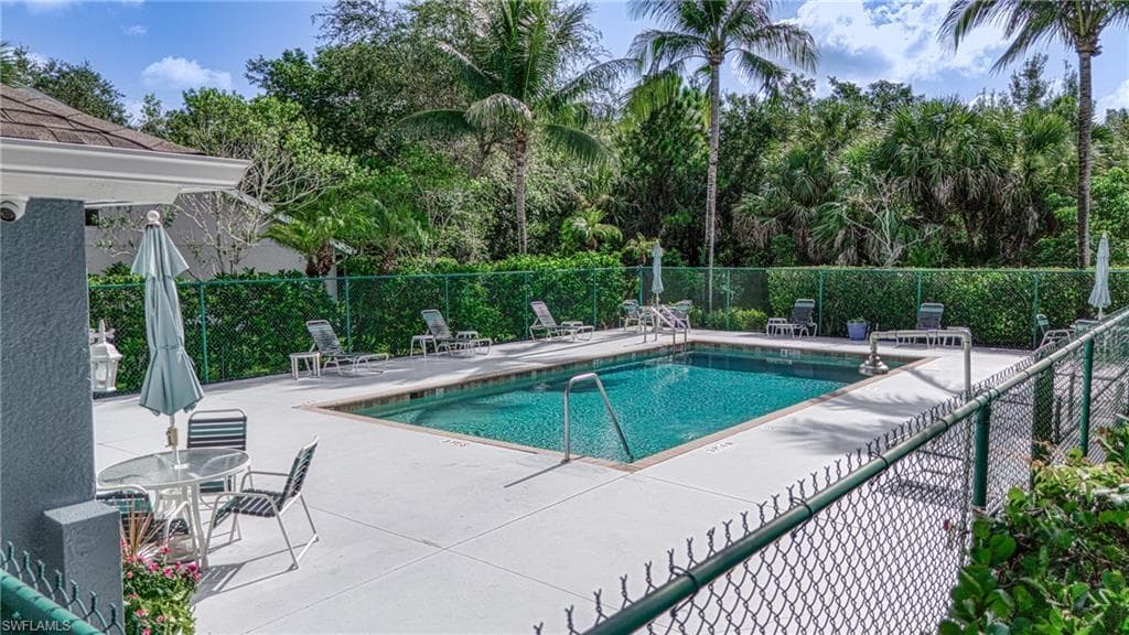 6239 Mandalay Cir 42, Naples, FL 34112-46