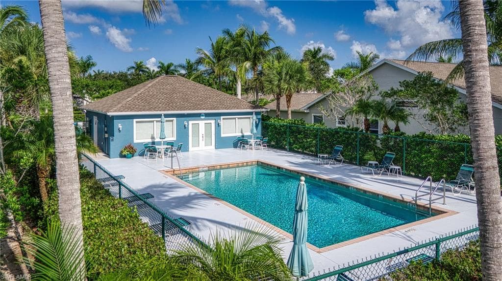 6239 Mandalay Cir 42, Naples, FL 34112-47