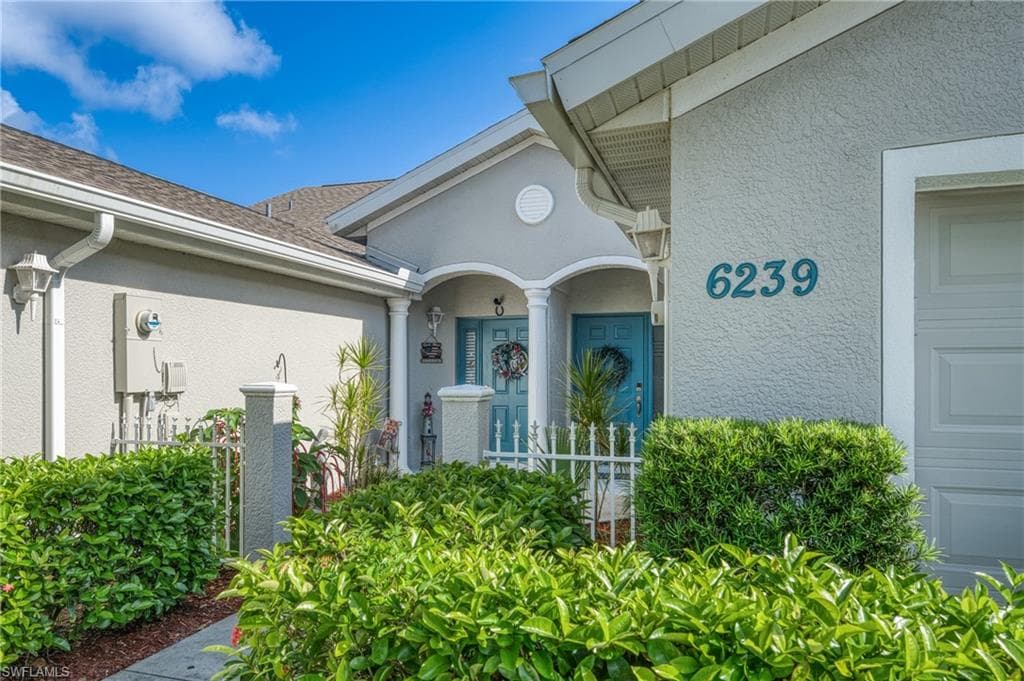 6239 Mandalay Cir 42, Naples, FL 34112-4