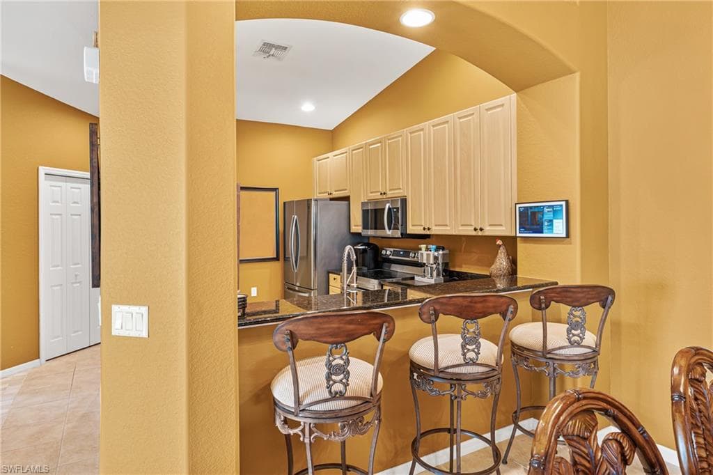 6239 Mandalay Cir 42, Naples, FL 34112-8