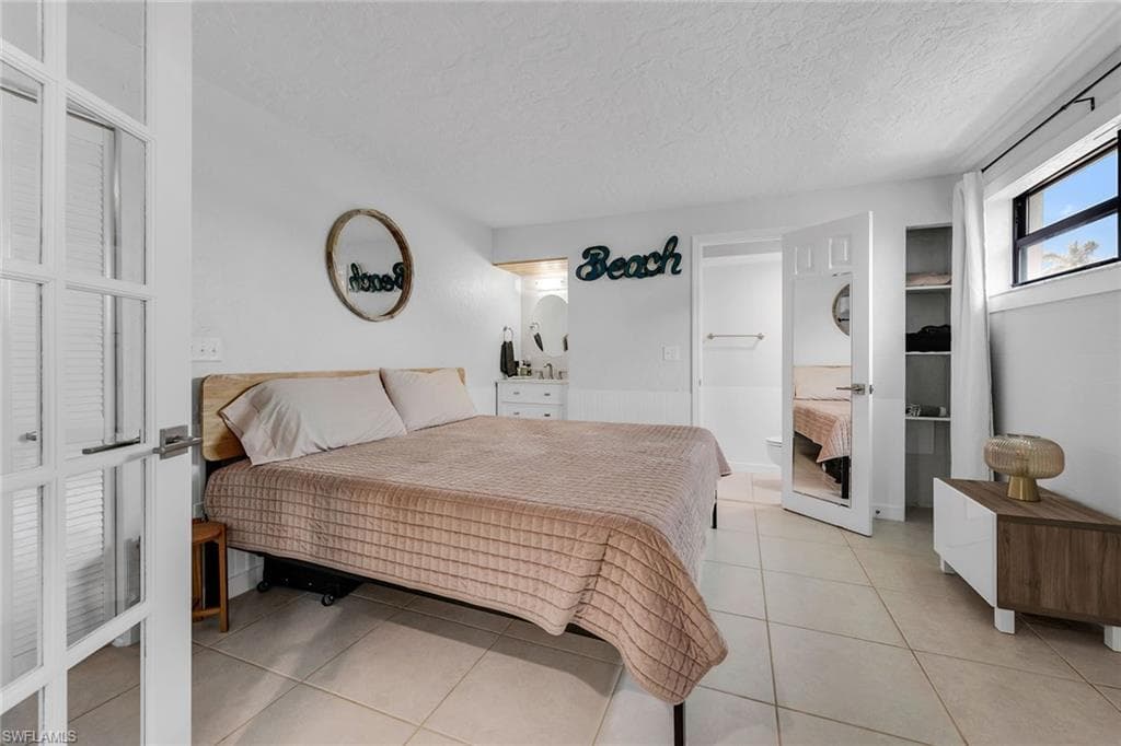 157 Snowberry Ct, Marco Island, FL 34145-34