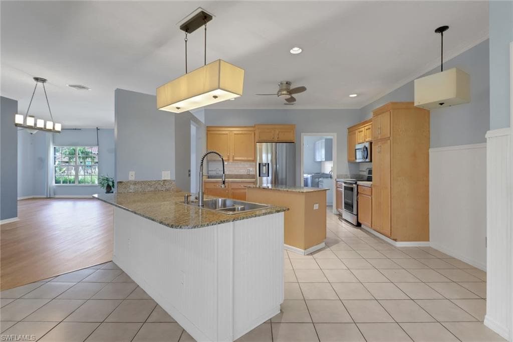 1137 39th St, Cape Coral, FL 33914-12