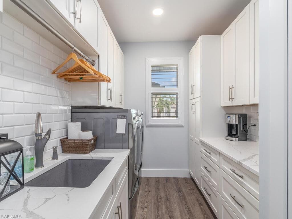 90 Seas Ct, Marco Island, FL 34145-15