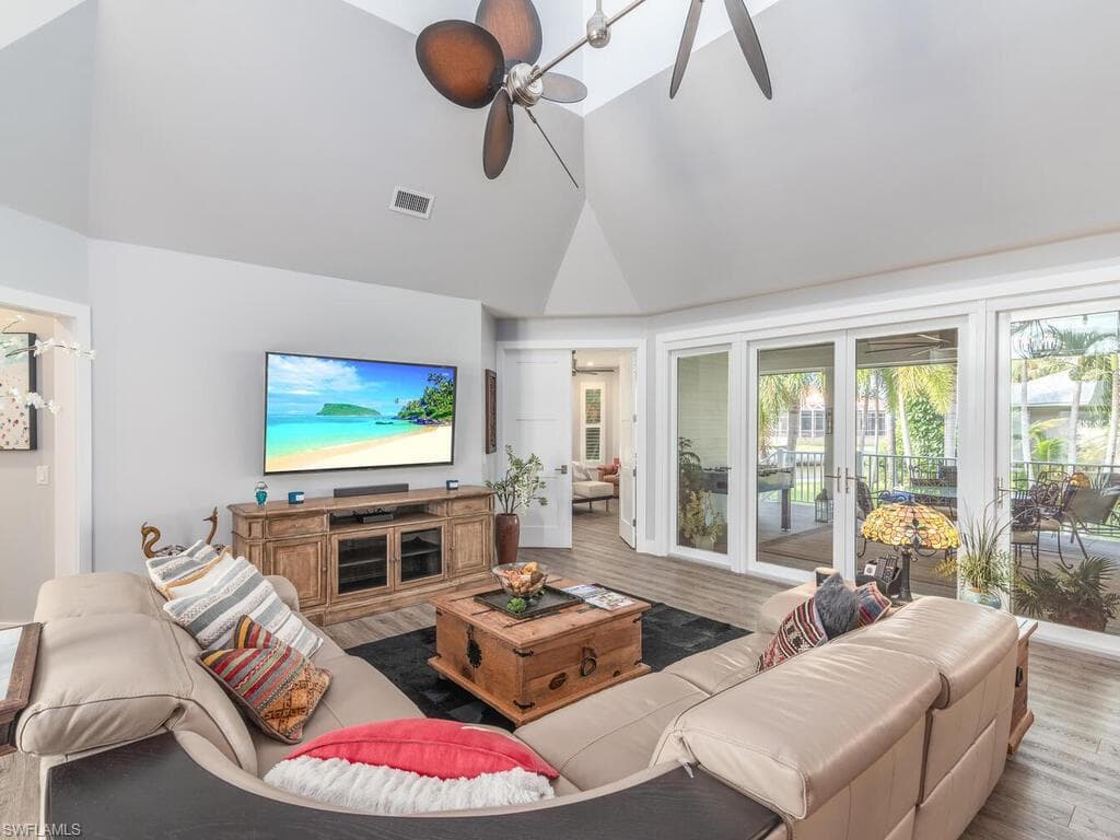 90 Seas Ct, Marco Island, FL 34145-17