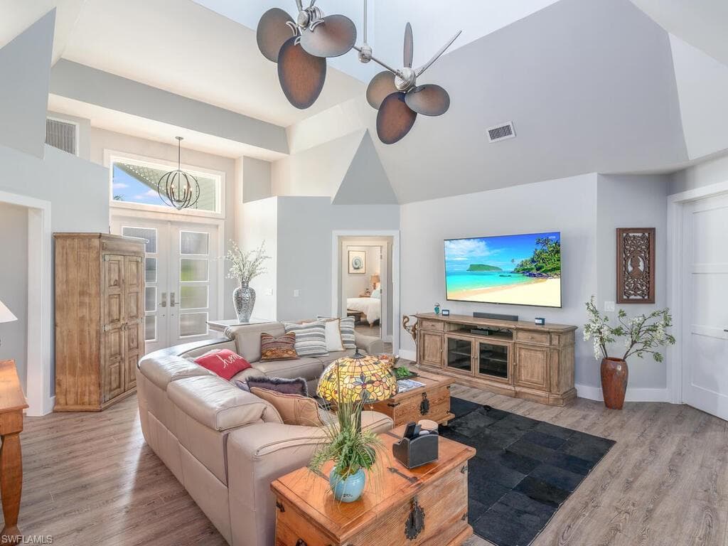 90 Seas Ct, Marco Island, FL 34145-18
