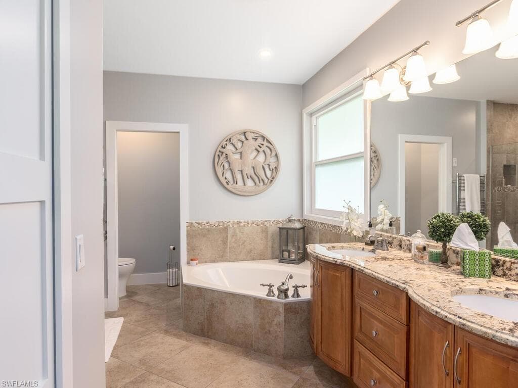90 Seas Ct, Marco Island, FL 34145-27