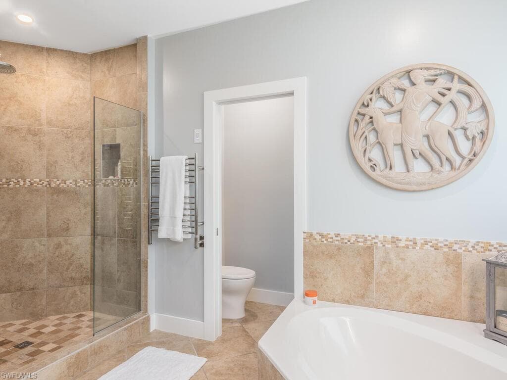 90 Seas Ct, Marco Island, FL 34145-28