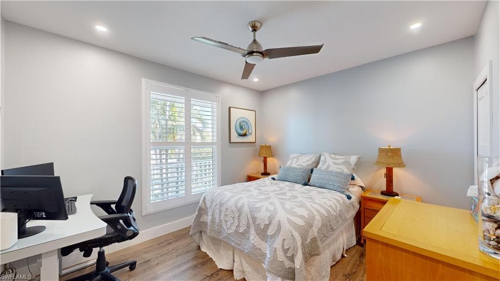 90 Seas Ct, Marco Island, FL 34145-32