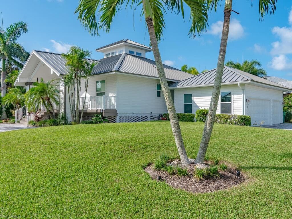 90 Seas Ct, Marco Island, FL 34145-35