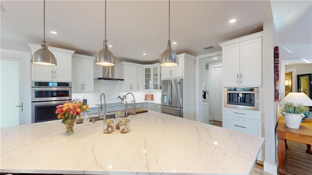 90 Seas Ct, Marco Island, FL 34145-7