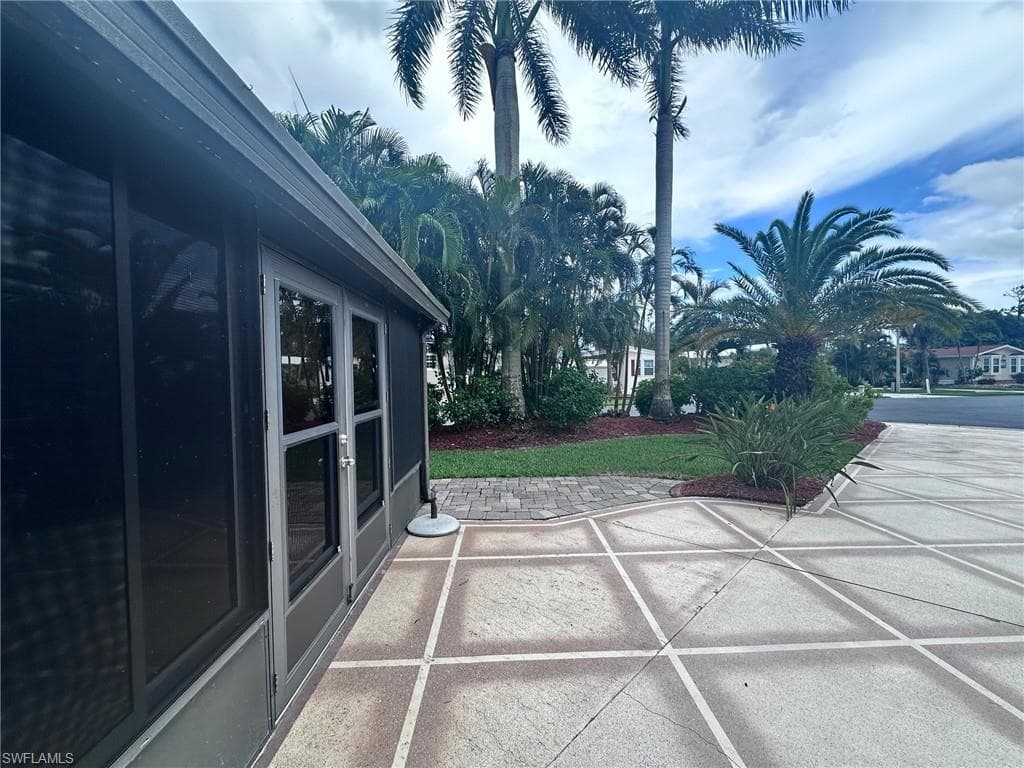1302 Silver Lakes Blvd, Naples, FL 34114-12