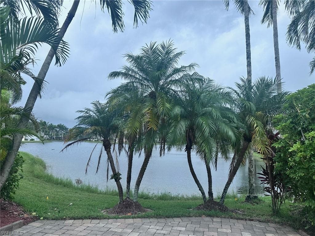 1302 Silver Lakes Blvd, Naples, FL 34114-7