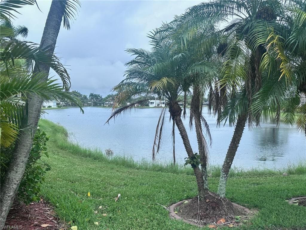 1302 Silver Lakes Blvd, Naples, FL 34114-8
