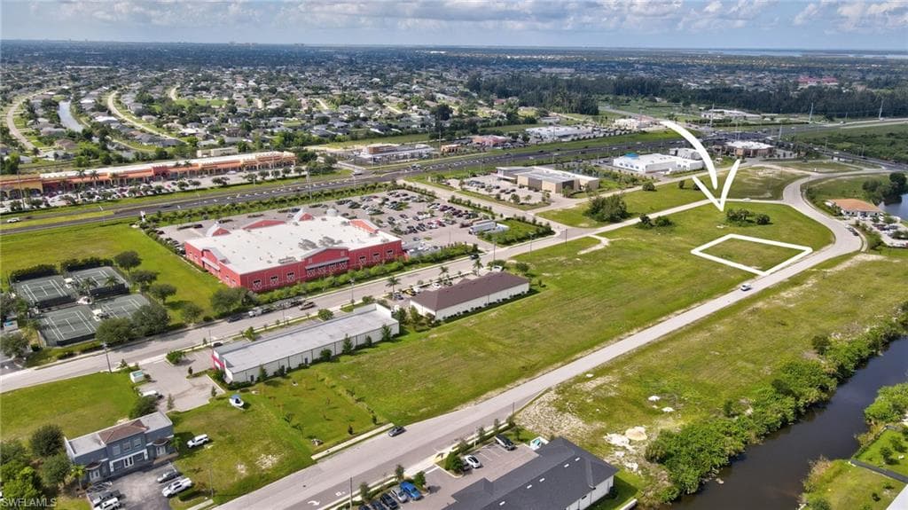 1448 4th Ter, Cape Coral, FL 33991-4