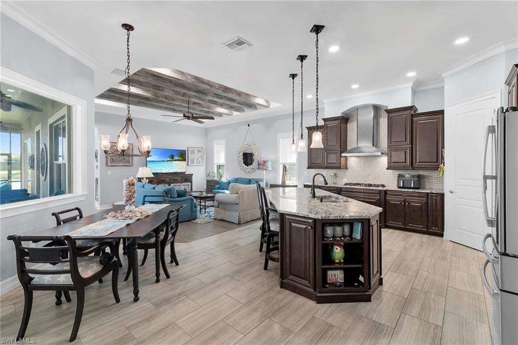 9369 Campanile Cir, Naples, FL 34114-7