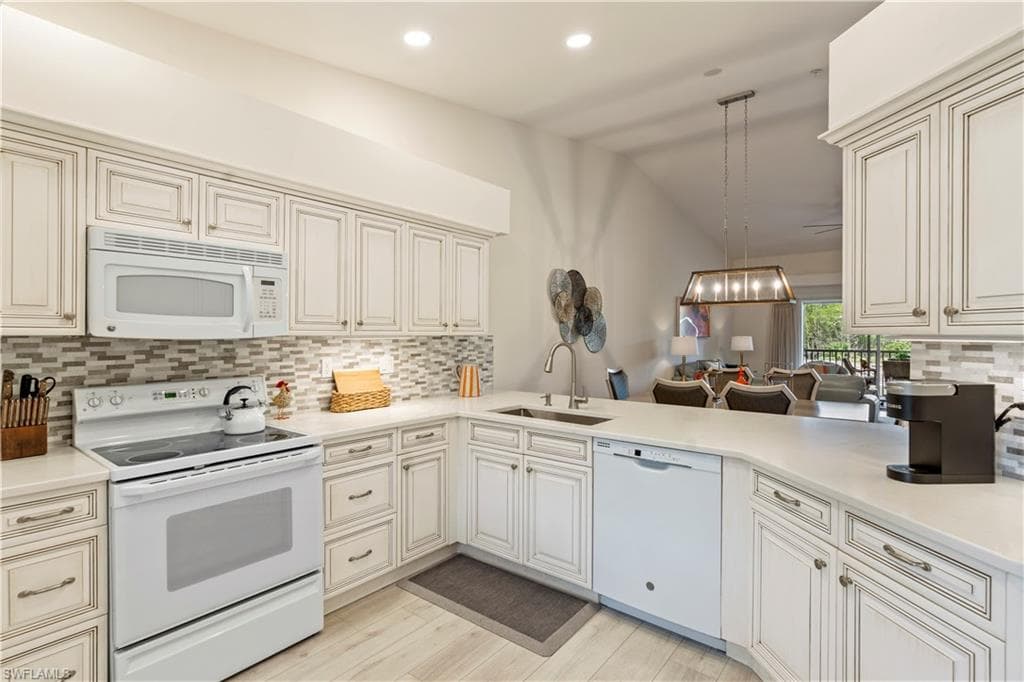 8605 Naples Heritage Dr 226, Naples, FL 34112-11