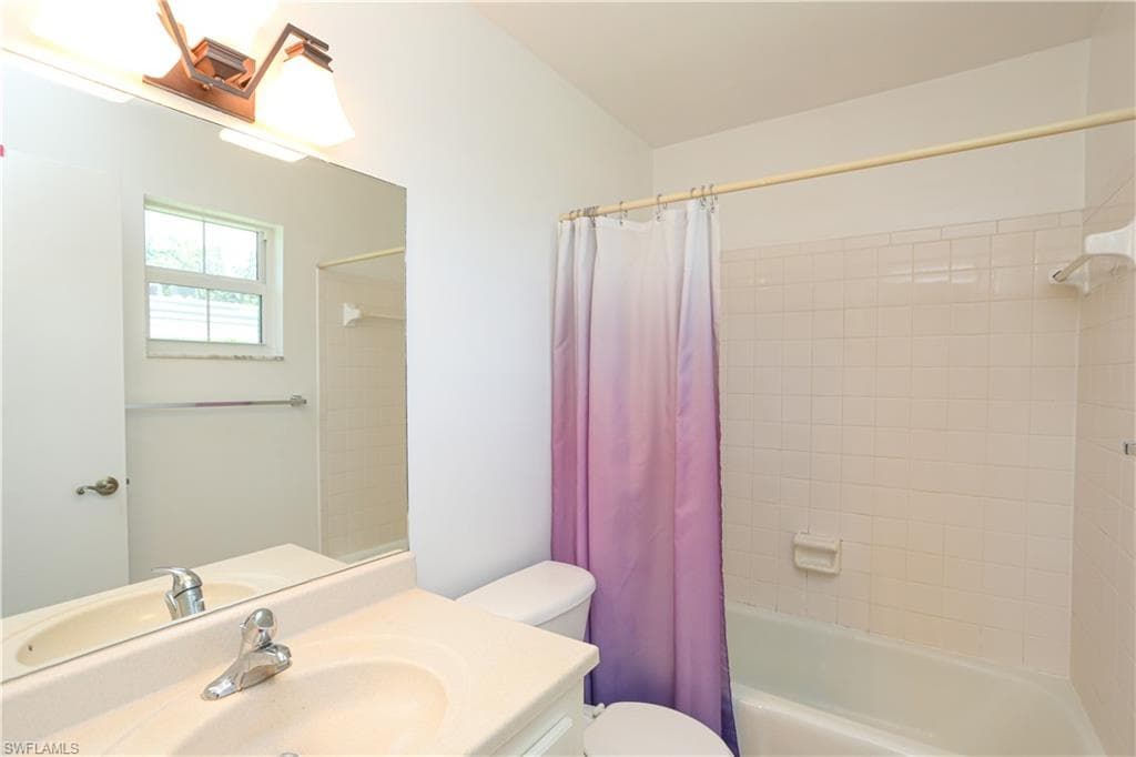 221 Cypress Way E 201, Naples, FL 34110-12