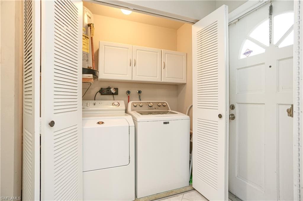 221 Cypress Way E 201, Naples, FL 34110-15
