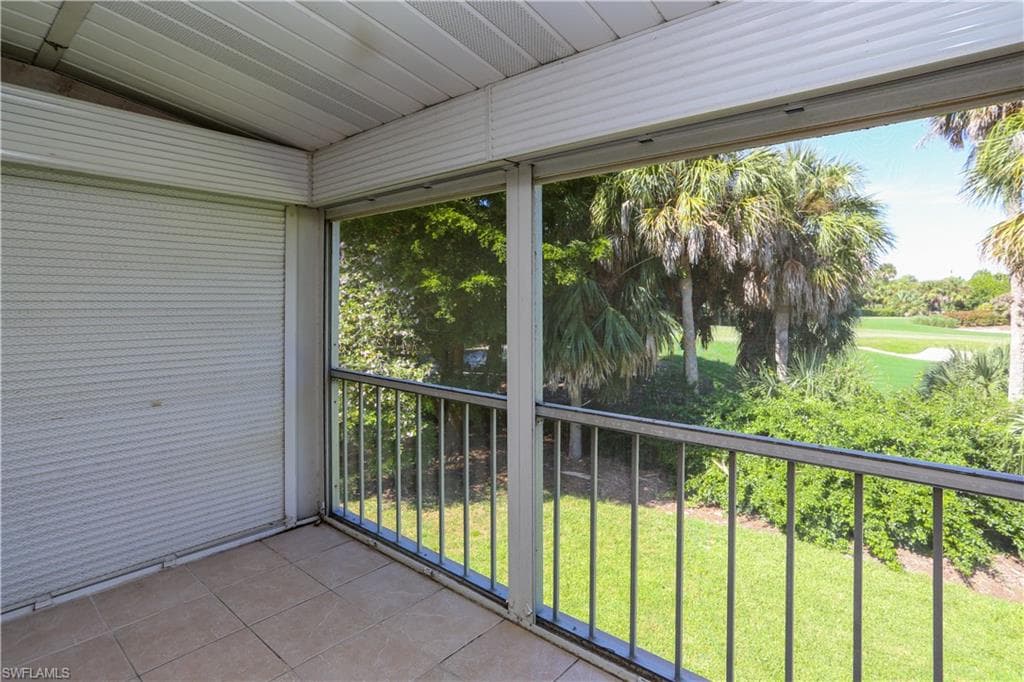 221 Cypress Way E 201, Naples, FL 34110-16