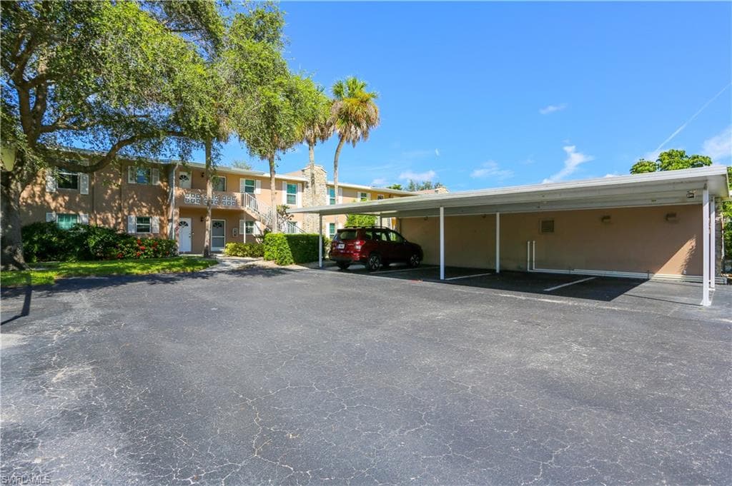 221 Cypress Way E 201, Naples, FL 34110-17