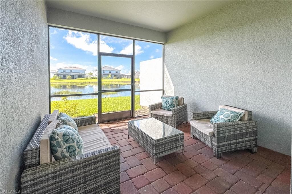 2039 Vermont Ln, Naples, FL 34120-19