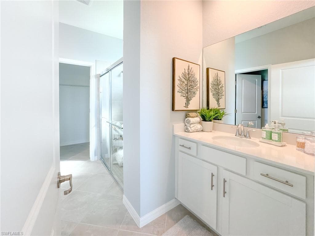 2039 Vermont Ln, Naples, FL 34120-23