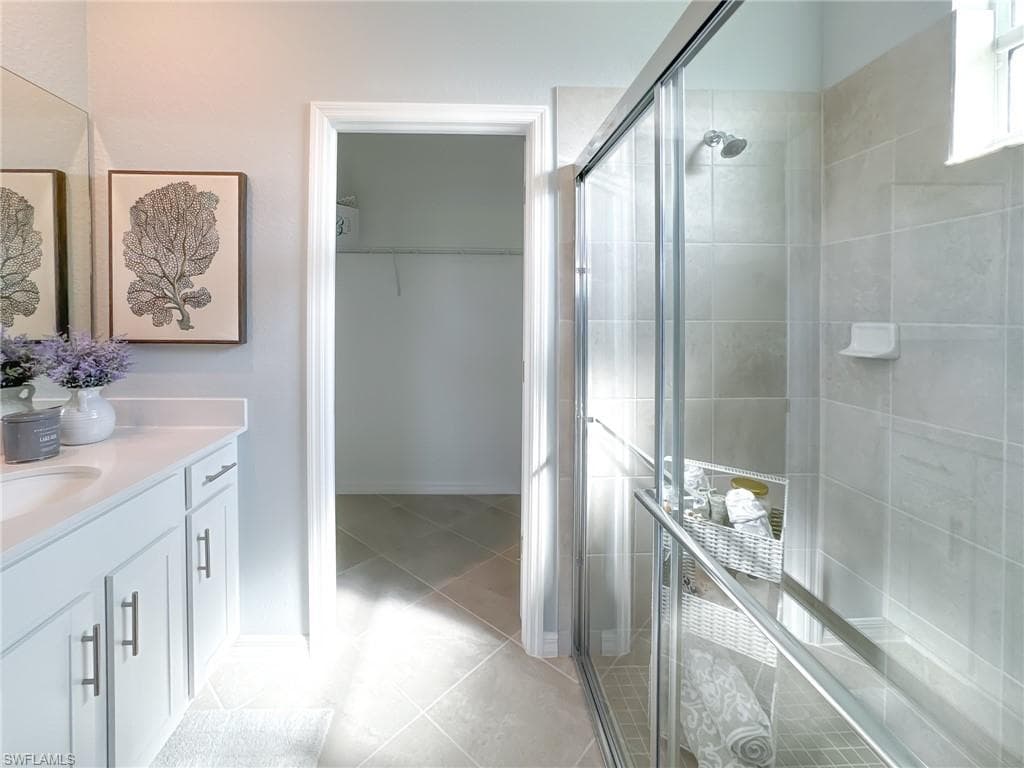 2039 Vermont Ln, Naples, FL 34120-24