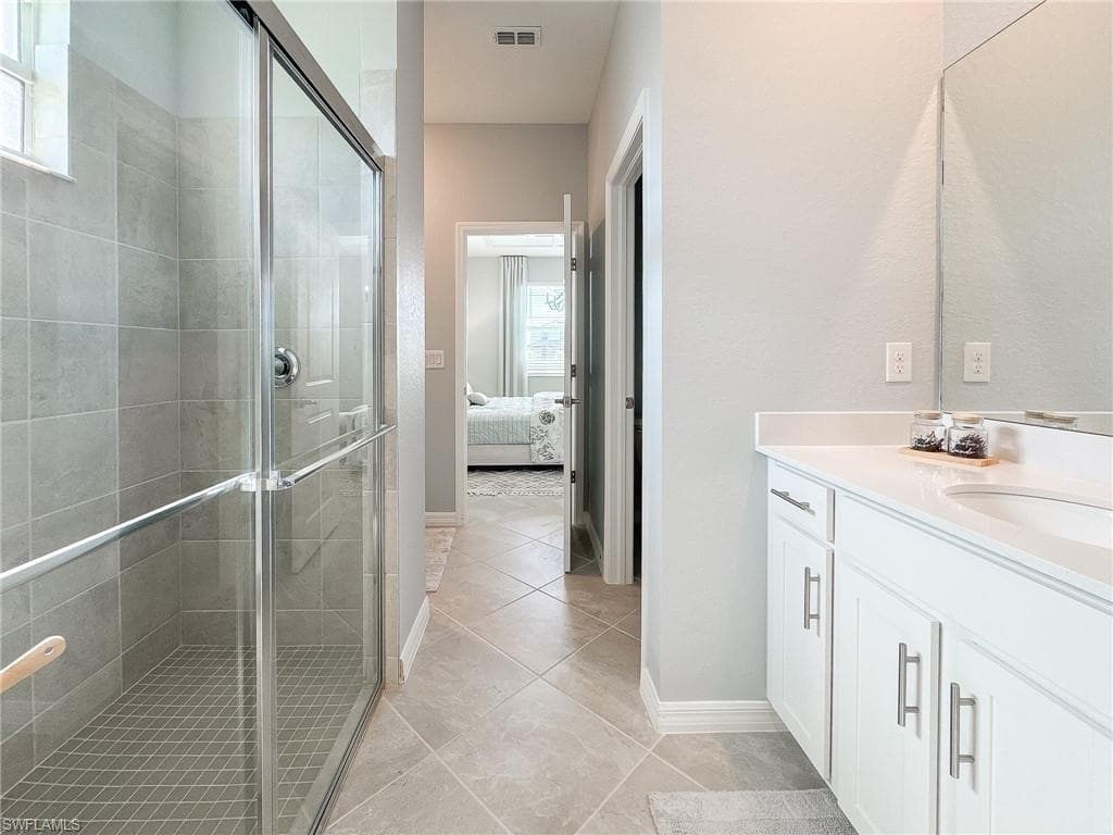 2039 Vermont Ln, Naples, FL 34120-26