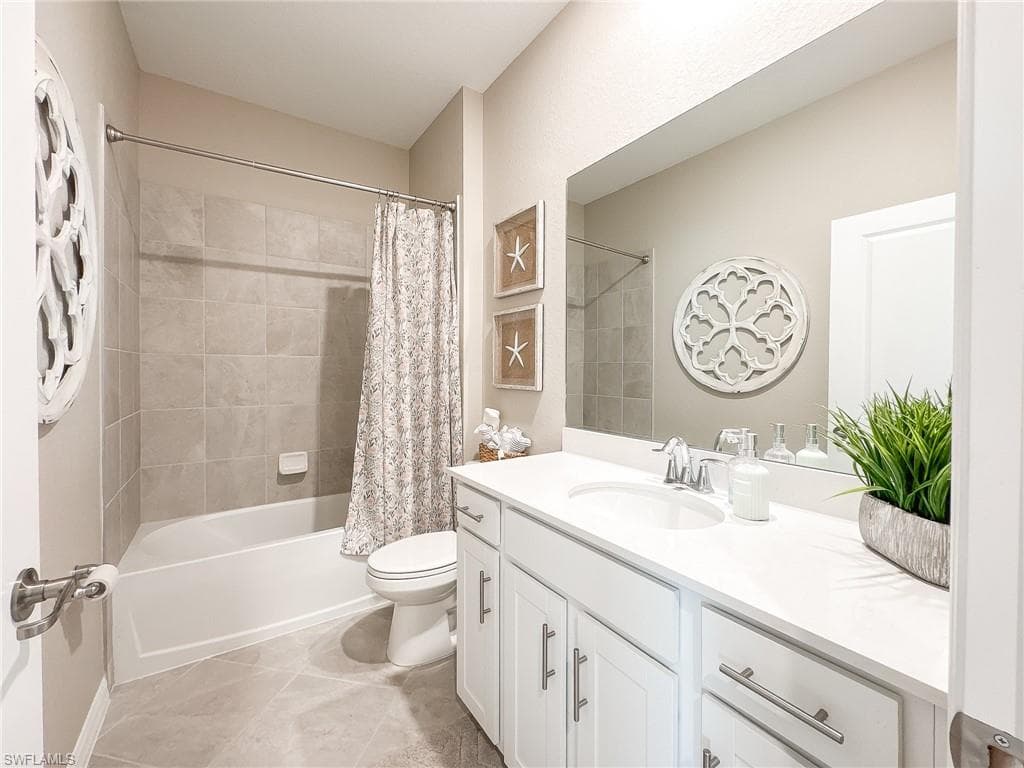 2039 Vermont Ln, Naples, FL 34120-34