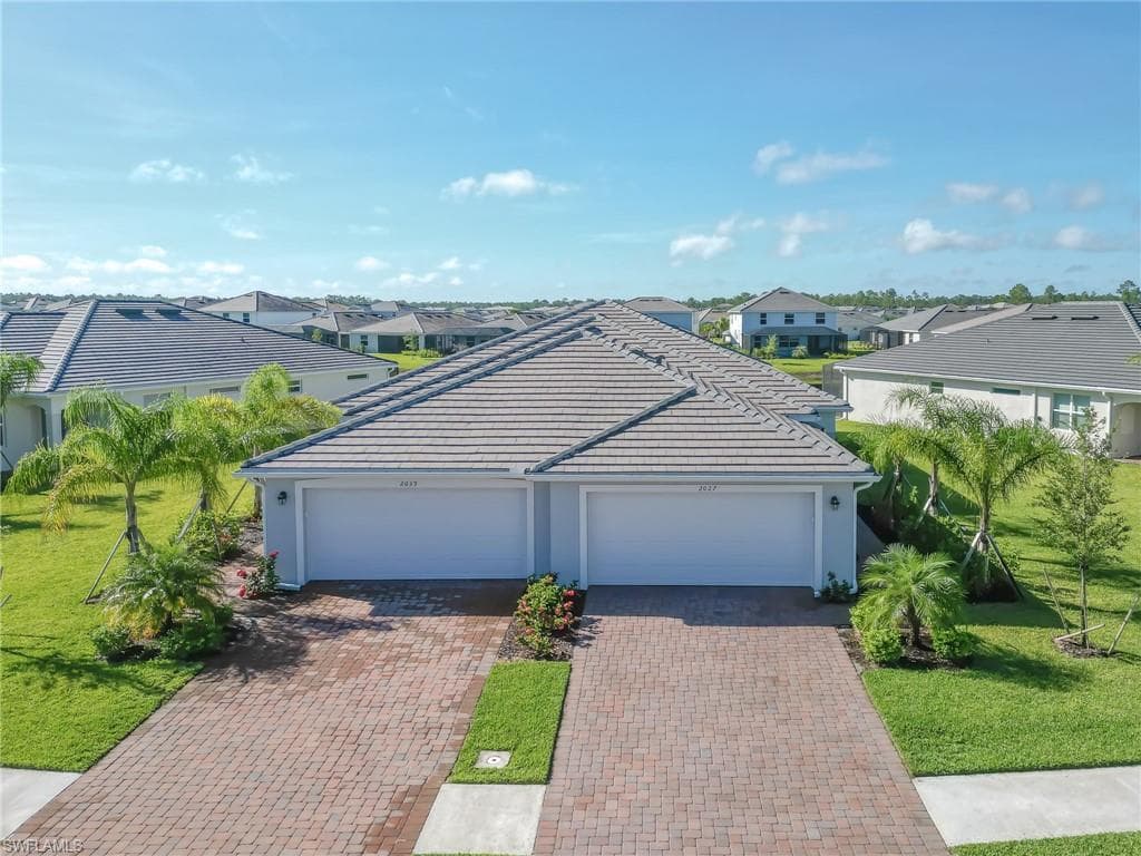 2039 Vermont Ln, Naples, FL 34120-38