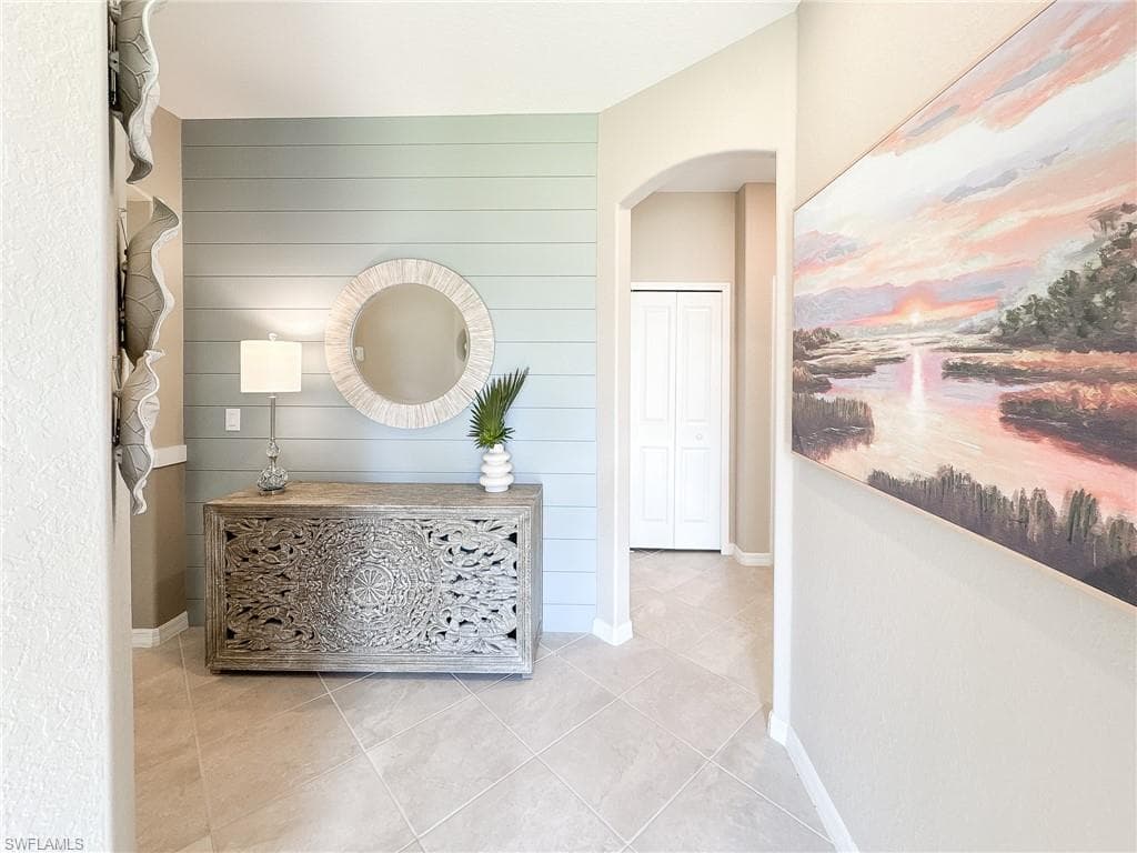 2039 Vermont Ln, Naples, FL 34120-3