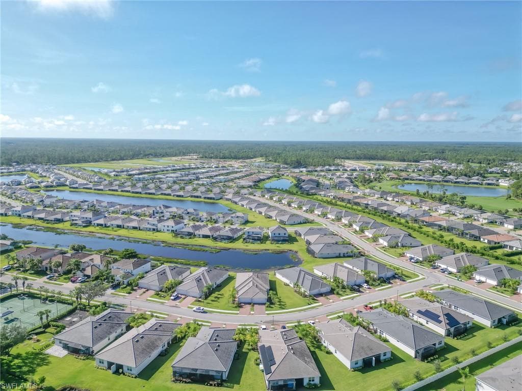 2039 Vermont Ln, Naples, FL 34120-40