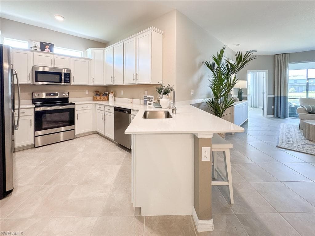2039 Vermont Ln, Naples, FL 34120-8