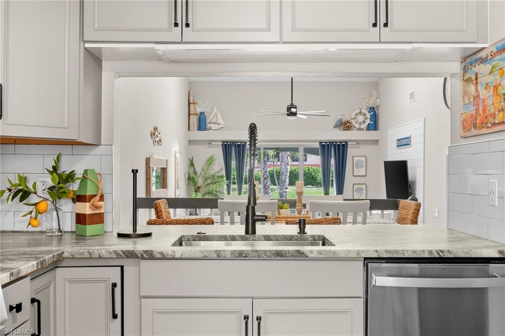 15125 Stella Del Mar Ln, Fort Myers, FL 33908-15
