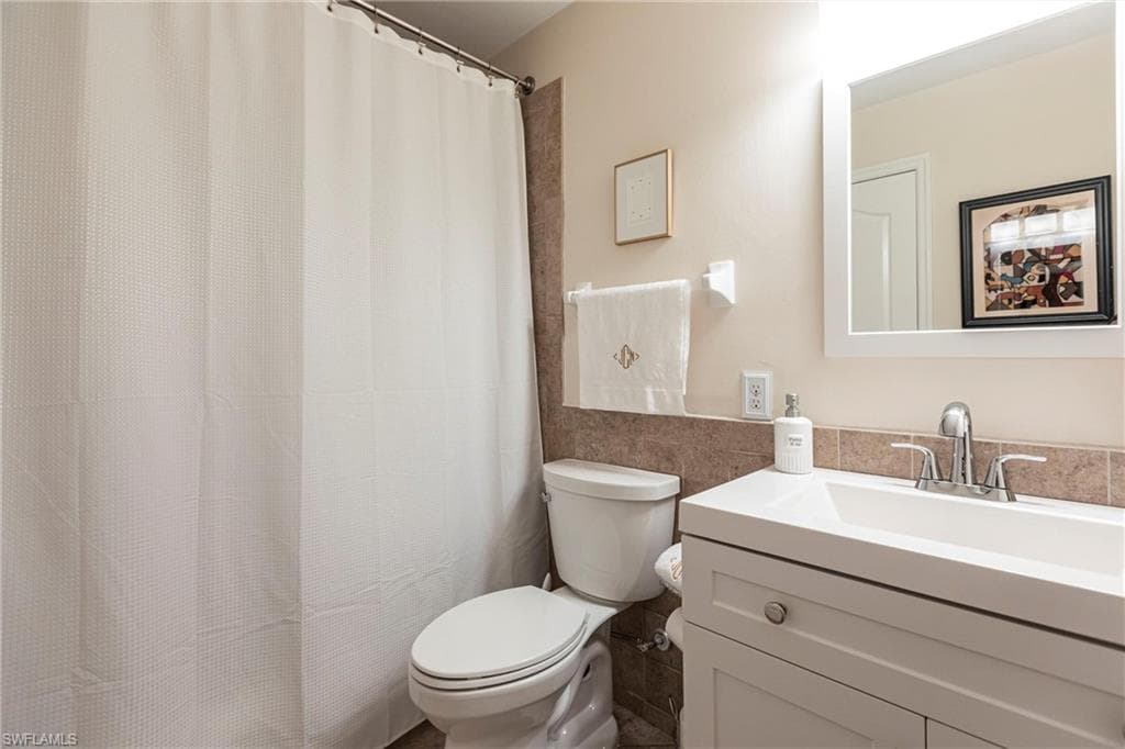 8529 Mustang Dr, Naples, FL 34113-15