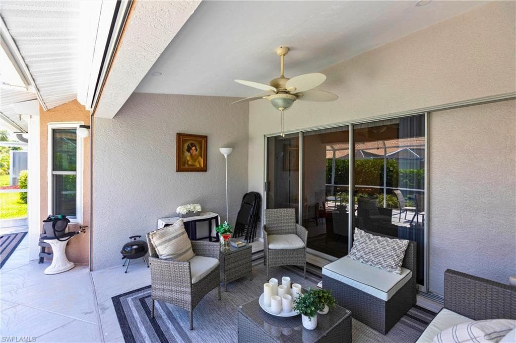 8529 Mustang Dr, Naples, FL 34113-25